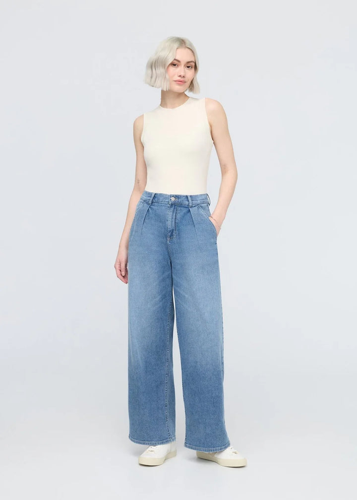 DU/ER Performance Denim Lite Pleated Pant
