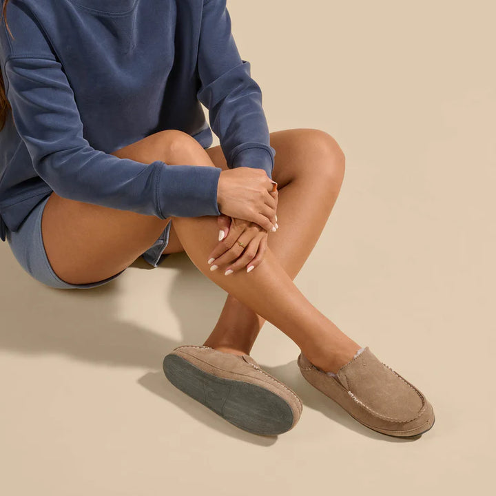 OluKai Nohea - Womens Soft Shearling Slippers