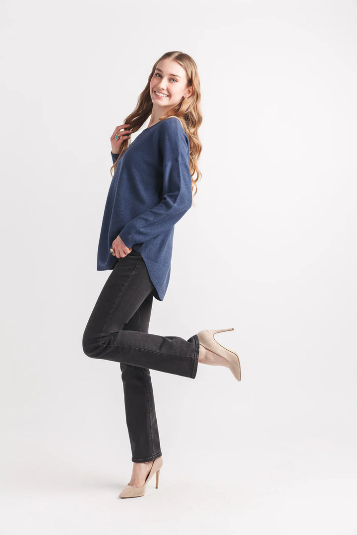 Papillon Shirt Hem Sweater